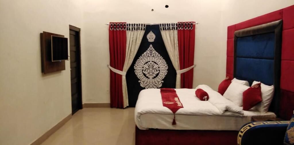 deluxe double or twin room | iron/ironing board, free wifi, bed sheets