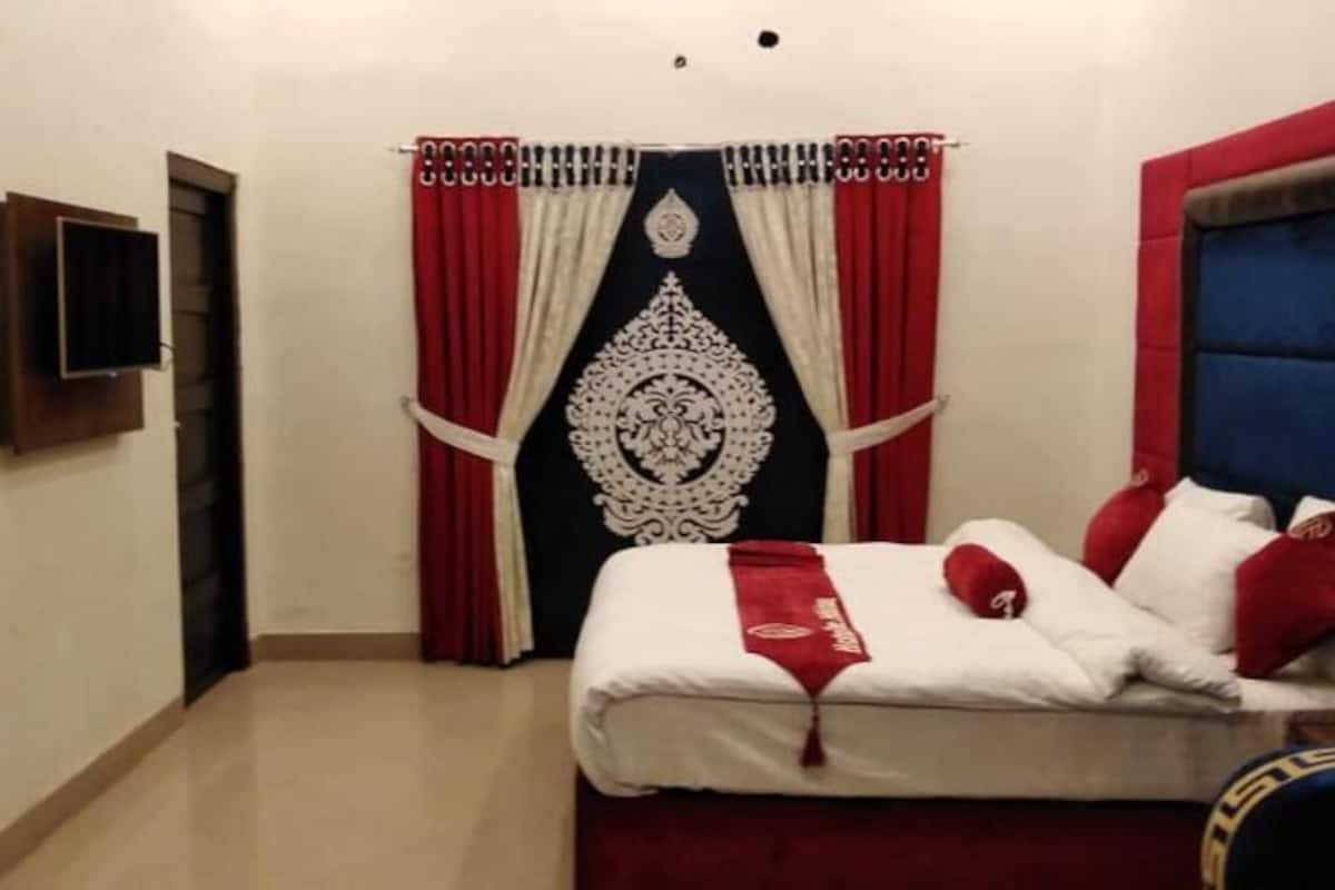 deluxe double or twin room | iron/ironing board, free wifi, bed sheets