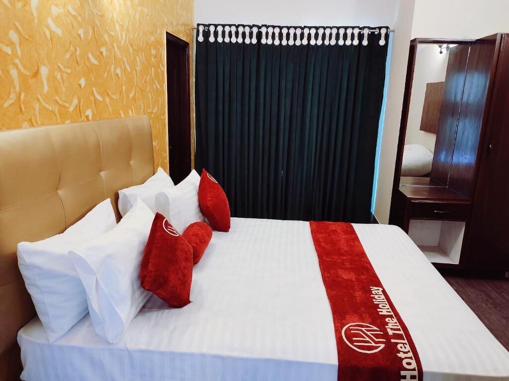 deluxe double or twin room | iron/ironing board, free wifi, bed sheets
