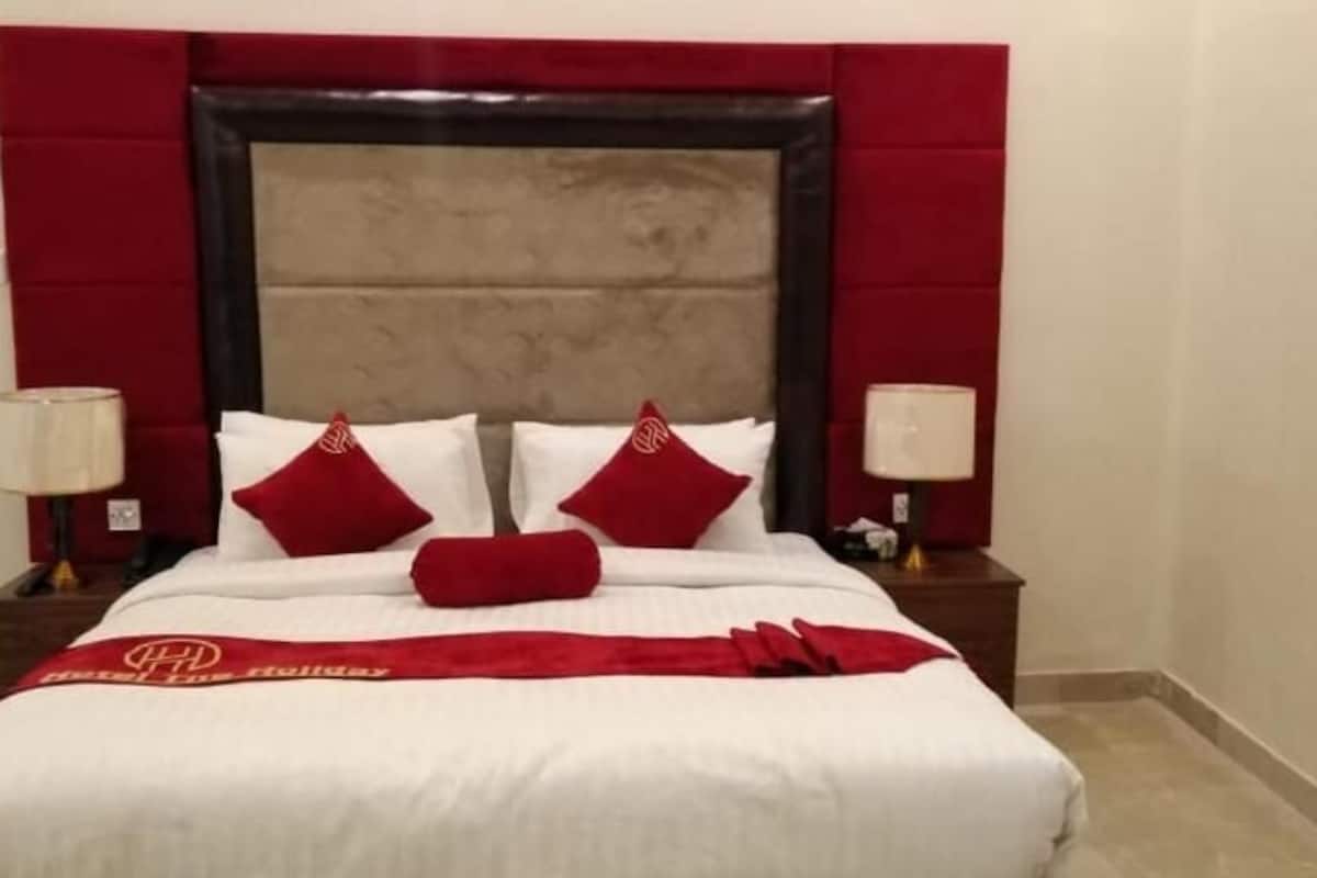 deluxe double or twin room | iron/ironing board, free wifi, bed sheets