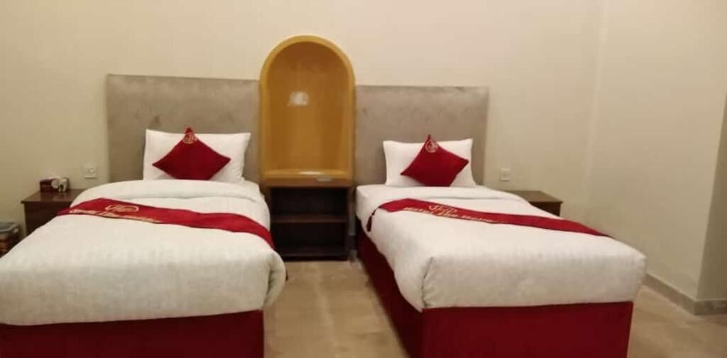 deluxe double or twin room | iron/ironing board, free wifi, bed sheets