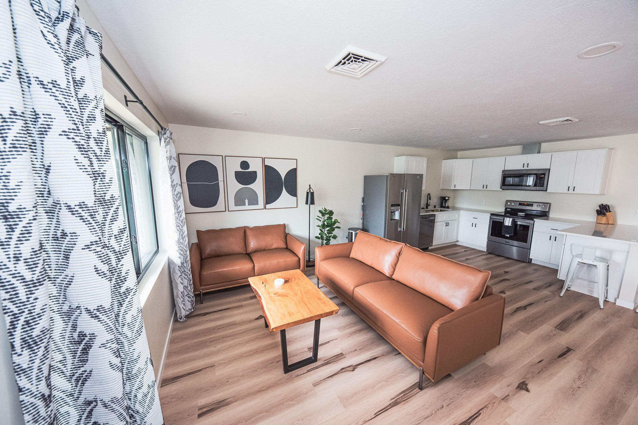 Green Door - Stay in the Heart of Vacationland