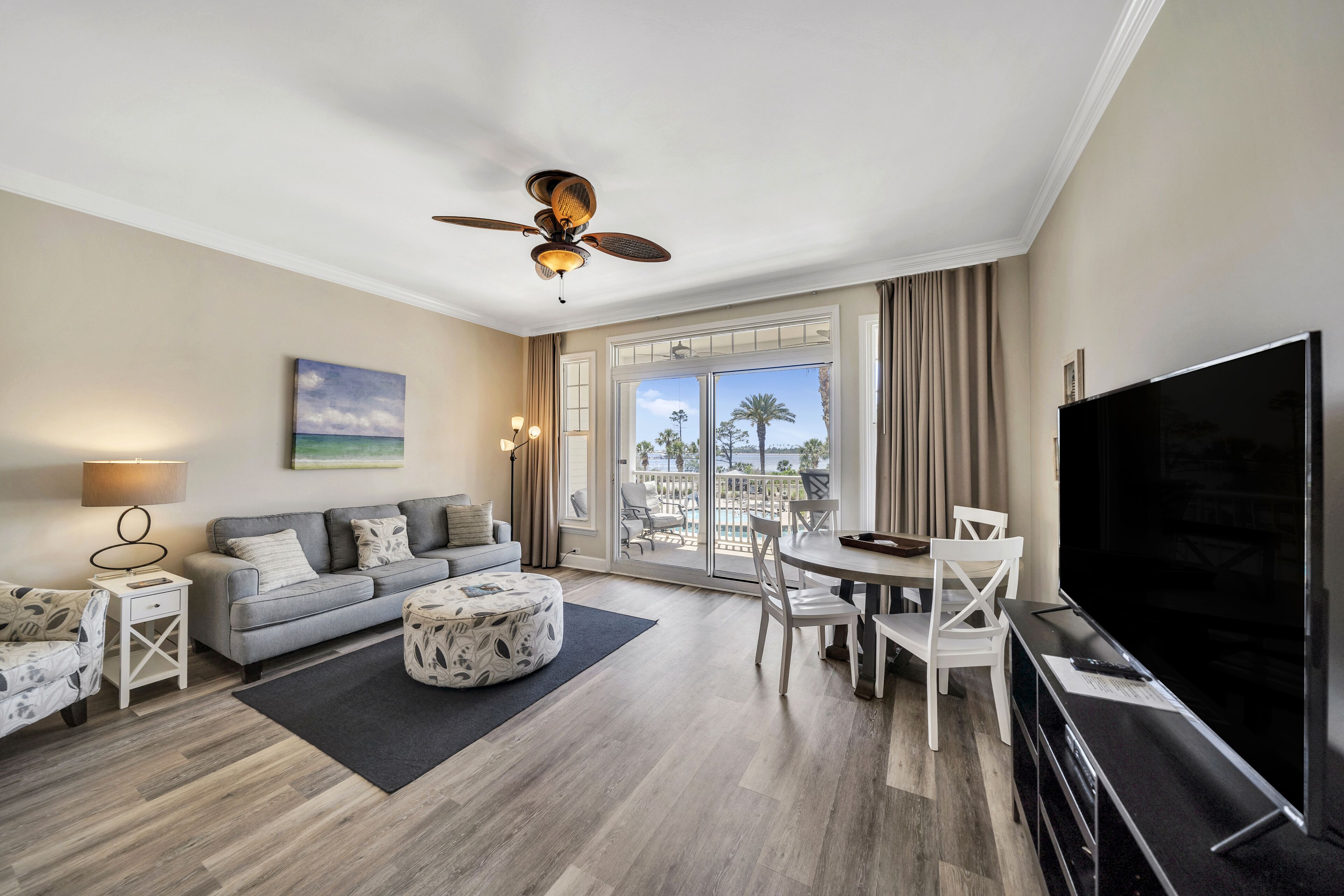 FREE Golf+Tix! 1 Bed w/Sleeper Bayfront Condo w/Heated Resort Pool & Hot Tub!
