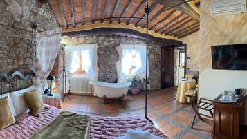 Premier Room | Egyptian cotton sheets, premium bedding, down comforters