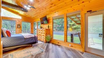 2 soverom, strykejern/-brett, wi-fi (inkludert) og sengetøy