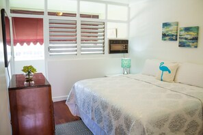 1 slaapkamer, een strijkplank/strijkijzer, gratis wifi, beddengoed