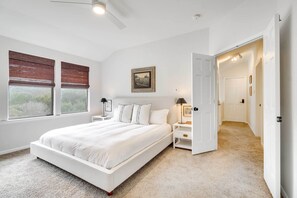 5 bedrooms, desk, iron/ironing board, travel crib - Shaded Getaway w/ BBQ & Fire Pit in Austin! (Austin)