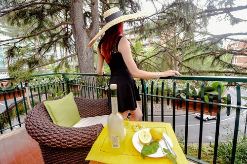 SORRENTOCENTRALROOMS excellent family solution within walking distance of Piazza Tasso