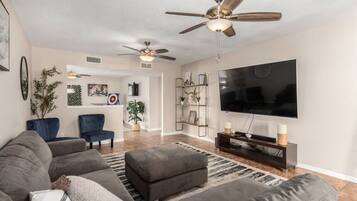 Smart TV, videogames, livros, aparelho de som