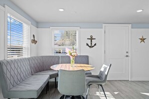 Dining - Modern craftsman home close to all Garibaldi has to offer. Dog Friendly! (Rockaway Beach)