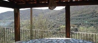Six - Accommodation under pool with panoramic view, among olive trees, sea 15 km away