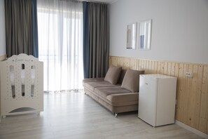 Firemannsrom – familie | Blendingsgardiner, strykejern/-brett, wi-fi (inkludert) og sengetøy