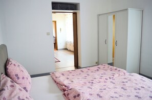 1 bedroom, iron/ironing board, WiFi