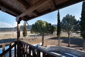 Property grounds - Villa Dianne: Your Perfect Mountain Retreat (Arachova)