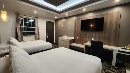 Comfeeni Inn and Suites