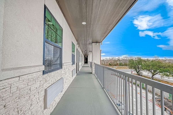 View from property - Comfeeni Inn and Suites (South Houston)