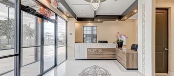 Comfeeni Inn and Suites