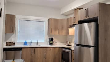 雪櫃、焗爐、洗碗機、多士爐