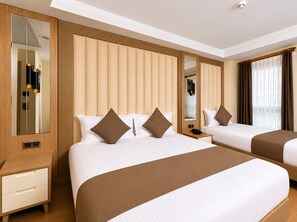 Standard Triple Room | Minibar, in-room safe, free cribs/infant beds, free WiFi - Asilzade Hotel Sirkeci (Istanbul)