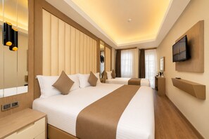 Standard Triple Room | Minibar, in-room safe, free cribs/infant beds, free WiFi - Asilzade Hotel Sirkeci (Istanbul)