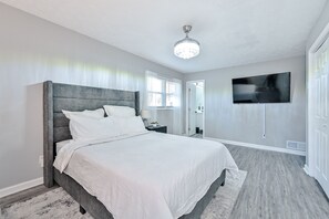 5 bedrooms, desk, iron/ironing board, WiFi