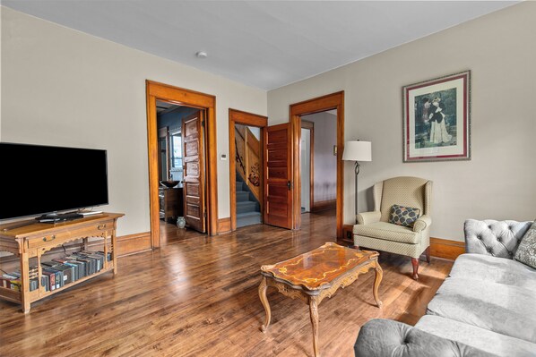 Smart TV, DVD player, video library