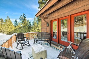 Terrace/patio - Bozeman Cabin: Deck w/ Jacuzzi & Gas Grill! (Bozeman)