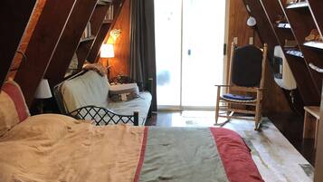 1 bedroom, bed sheets