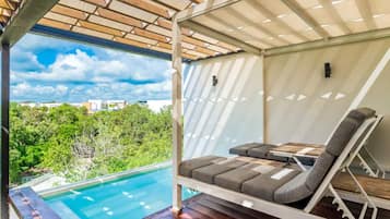 In-room safe, desk, free WiFi, bed sheets