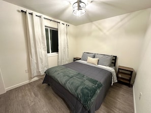 3 slaapkamers, reisbedje, wifi, beddengoed