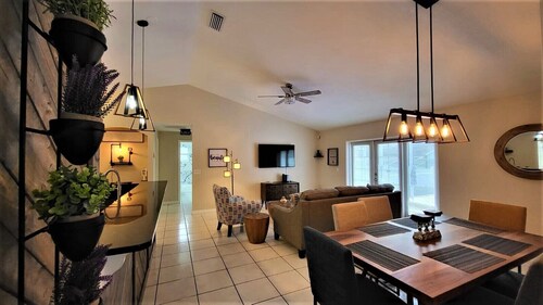 Ultimate Heated Pool Retreat ★ Fire Pit + Game Room ★ Family Fun