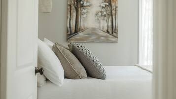 3 bedrooms, desk, free WiFi, bed sheets