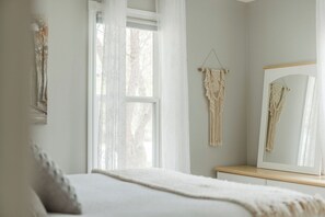 3 chambres, bureau, Wi-Fi gratuit, draps fournis