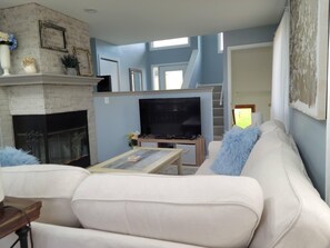 Smart TV, fireplace, DVD player