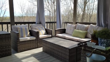 Smart TV, lareira, DVD player