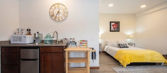 Cozy Studio Close to Downtown and Red Rocks Fully Equipped for an Enjoyable Stay