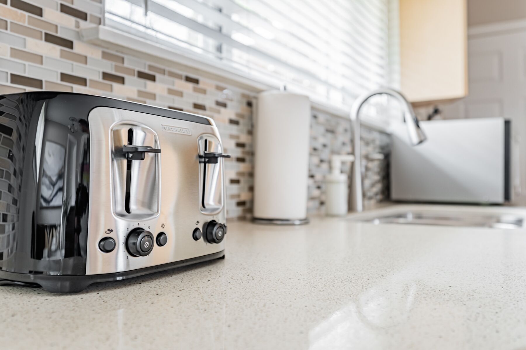 Casa Confort | Cocina privada | Refrigerador con congelador, microondas, horno y parrilla de estufa 