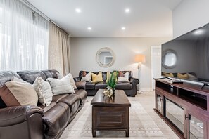 舒适独立别墅 | 起居区 | 平板电视