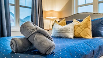 Townhouse Comfort | 4 kamar tidur, setrika/meja setrika, dan Wi-Fi gratis