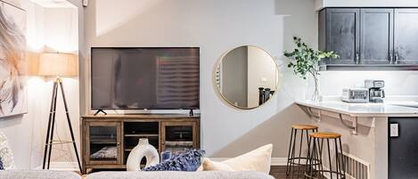 Comfort Townhome | Living area