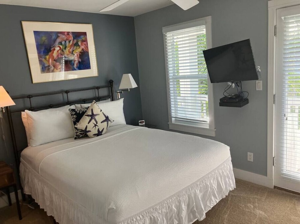 Truman Annex Townhome w/pool Key west Key West Vrbo