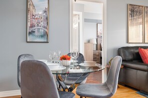 Leilighet – exclusive | Spiseområde på rommet