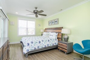 5 bedrooms, desk, iron/ironing board, WiFi
