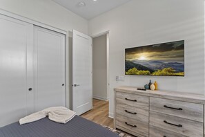 3 bedrooms, iron/ironing board, travel crib, free WiFi