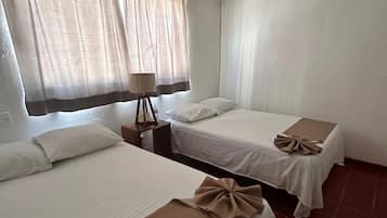 Family Studio Suite | Iron/ironing board, free WiFi, bed sheets