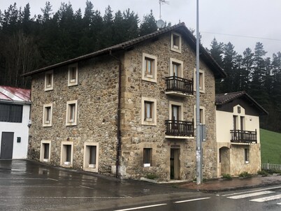 10 minutes from the Urkiola Natural Park