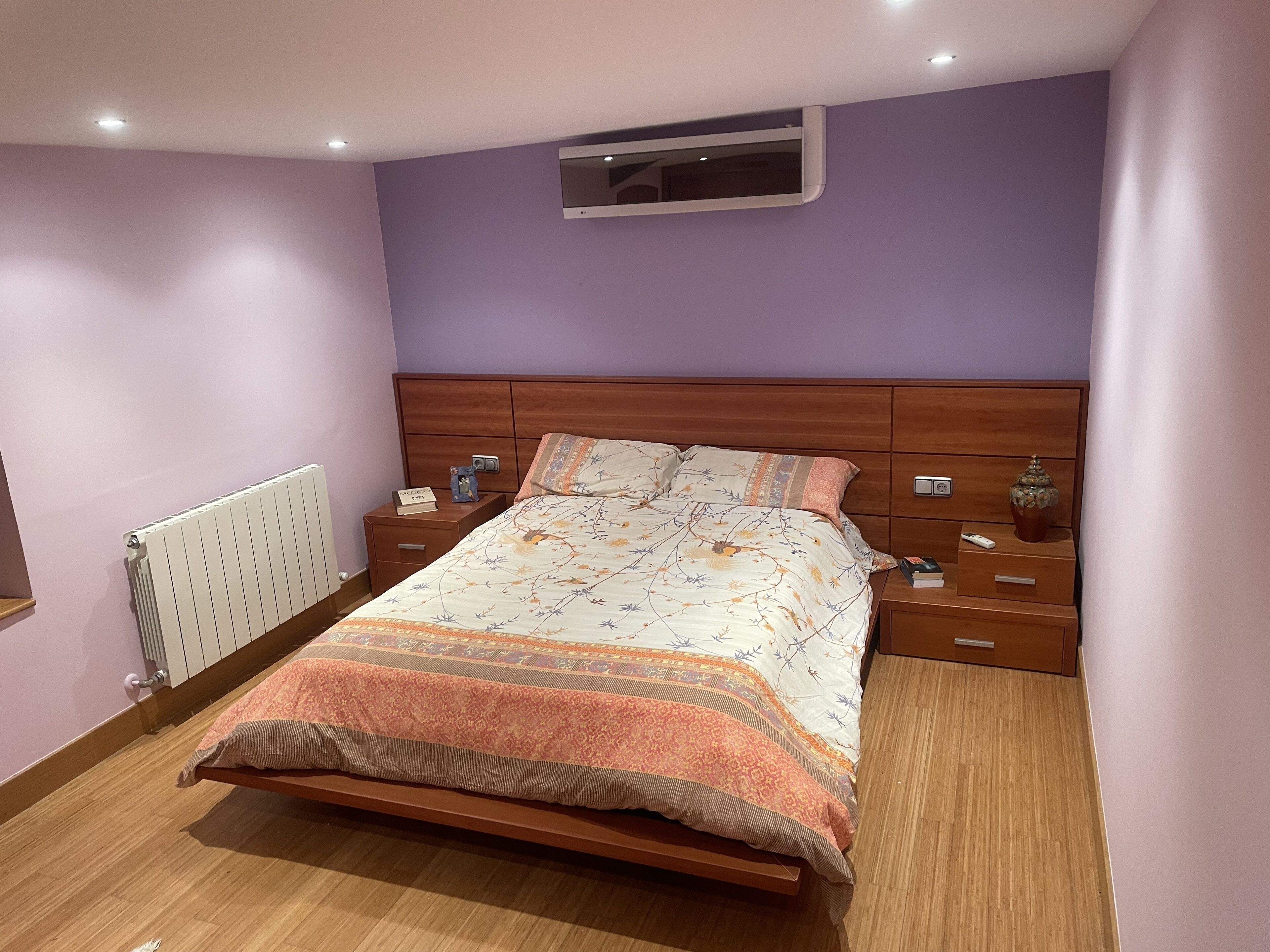 2 bedrooms, iron/ironing board, travel cot, WiFi