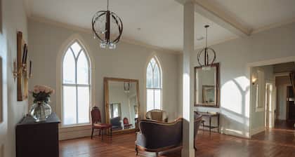 Historic 1800âs Chapel 2 minutes from downtown