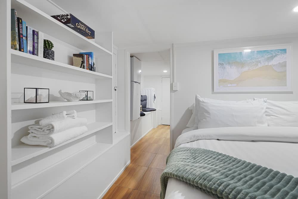 Newly Renovated Studio w Parking-Netflix
