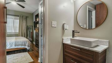 1 chambre, bureau, lit parapluie, Wi-Fi gratuit